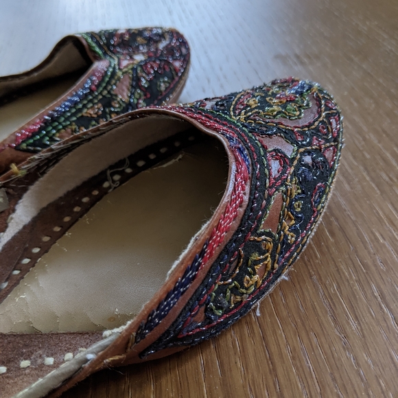 Handmade leather shoes from India - Picture 2 of 4
